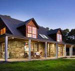 Cedar  Stone - Sunshine Coast Guide