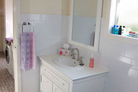 Archery Road Estate - Sunshine Coast Guide 1