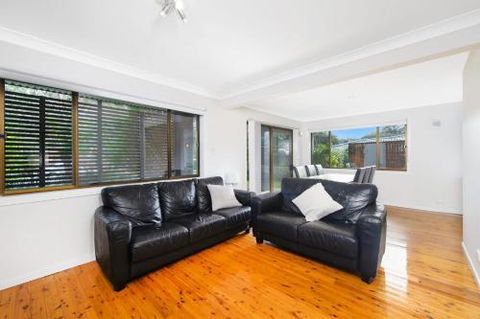 Bonny Beach House Holiday Accommodation With Pool - Sunshine Coast Guide 3