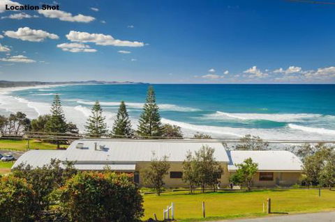 Bonny Beach House Holiday Accommodation With Pool - Sunshine Coast Guide 4