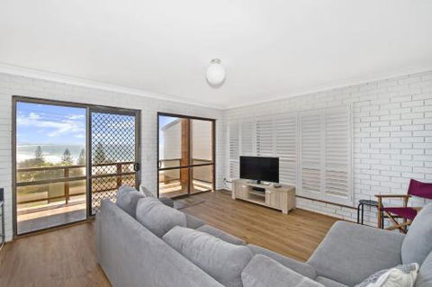 Pacifica All About The View - Sunshine Coast Guide 2