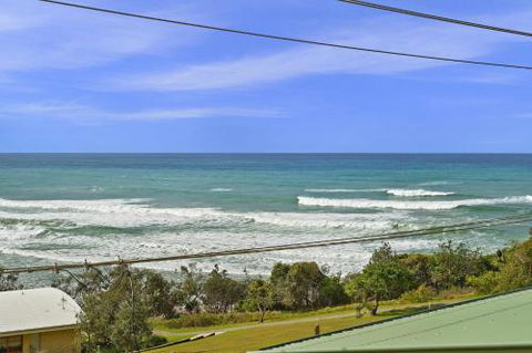 Pacifica All About The View - Sunshine Coast Guide 1