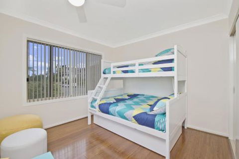 SEAVIEW DREAM Bonny Hills - Sunshine Coast Guide 2