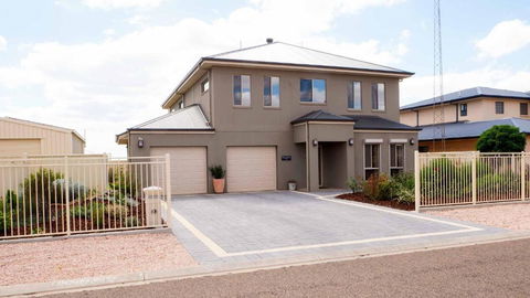 Rezare House Bed & Breakfast - Sunshine Coast Guide 3