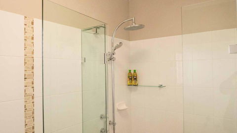Rezare House Bed & Breakfast - Sunshine Coast Guide 2