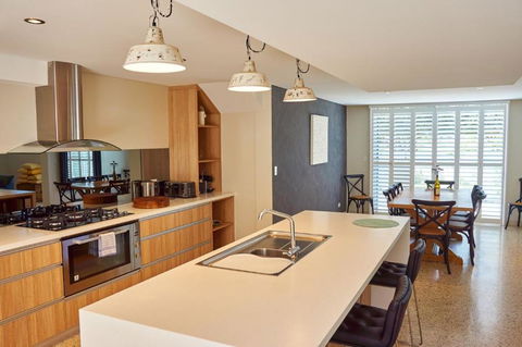 The Urban Beach House - Sunshine Coast Guide 4