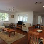 SEAMIST - Sunshine Coast Guide 0