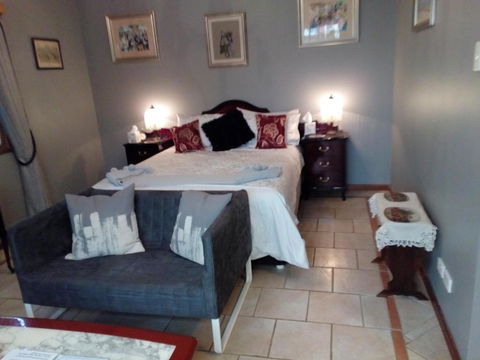 Yorks Lookout Lodge Bed & Breakfast - Sunshine Coast Guide 2