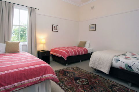 Lone Pine Farmhouse - Sunshine Coast Guide 5