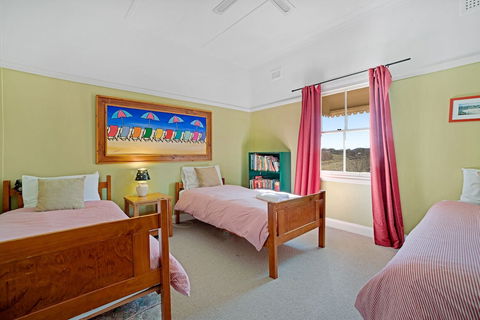 Lone Pine Farmhouse - Sunshine Coast Guide 3