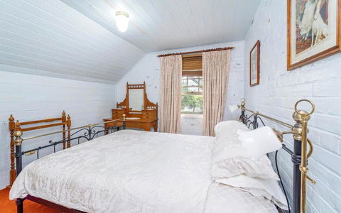 Azile 1875 Heritage Victorian Duplex - Sunshine Coast Guide 5
