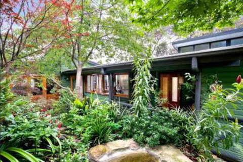 The Black Cockatoo Secret Garden Mountains Home - Sunshine Coast Guide 0