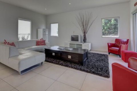 Surfs Up - Sunshine Coast Guide 0