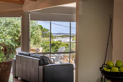 47 Baker Street - Sunshine Coast Guide 3