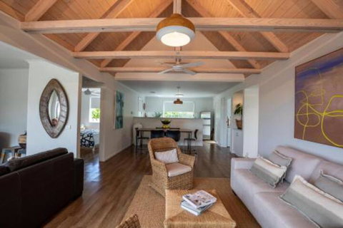 47 Baker Street - Sunshine Coast Guide 0