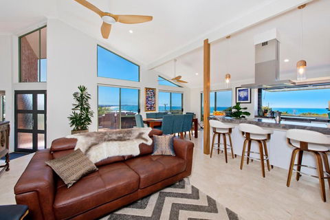 Panorama Beach House - Sunshine Coast Guide 4