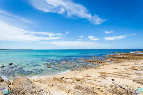 22 Dulling Street Beach House - Sunshine Coast Guide 1