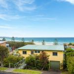 22 Dulling Street Beach House - Sunshine Coast Guide 0