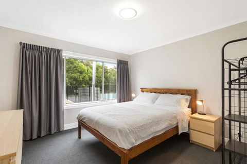 Bush Retreat With Private Pool - Sunshine Coast Guide 3