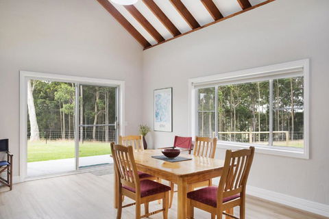Bush Retreat With Private Pool - Sunshine Coast Guide 5