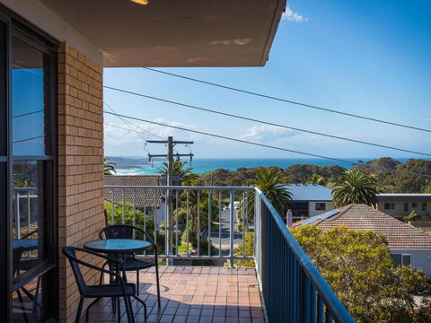 Sheridan Court On Wagonga - Sunshine Coast Guide 3