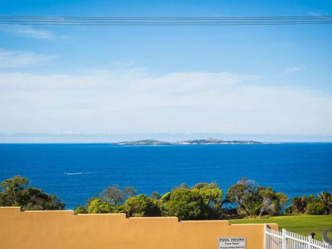 Countess Court Unit Great Ocean Views - Sunshine Coast Guide 3