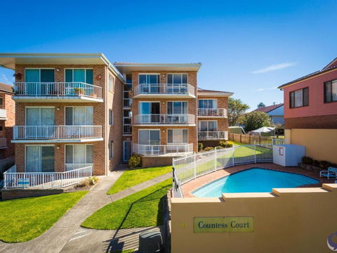 Countess Court Unit Great Ocean Views - Sunshine Coast Guide 4