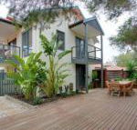Kava Villa Cowes - Sunshine Coast Guide
