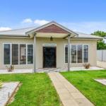 Zaahira House - Sunshine Coast Guide 0