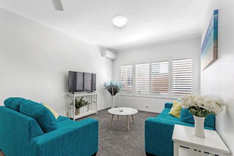 Zenith Unit 7 Shoal Bay - Sunshine Coast Guide 2