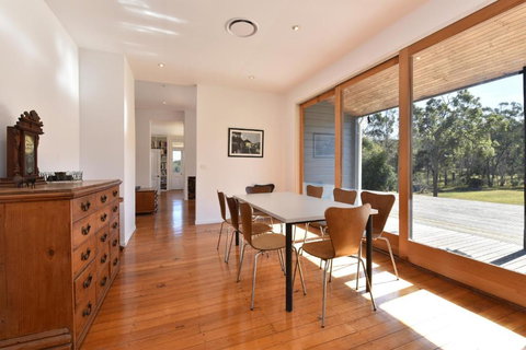 The Parsons Vineyard Retreat Get Amongst The Vineyards In A Historic Home - Sunshine Coast Guide 1