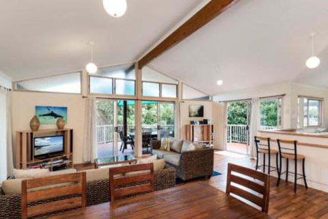 Amaroo House - Sunshine Coast Guide 0
