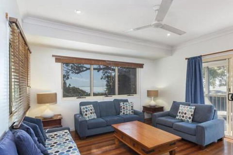 Absolute - Sunshine Coast Guide 7