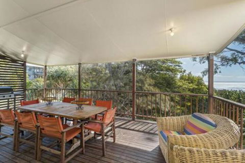 Absolute - Sunshine Coast Guide 2