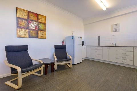 Getaway Villas Unit 38 5 1 Bedroom Self Contained Accommodation - Sunshine Coast Guide 4