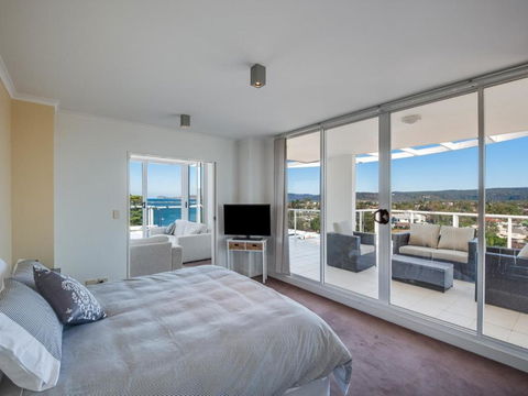 Penthouse 707 4 Bedroom Oceanview Penthouse - Sunshine Coast Guide 4