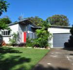10 Double Island Drive Modern family home centrally located swimming pool  outdoor area - Sunshine Coast Guide
