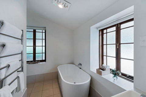 Jacobs Estate Cottage - Sunshine Coast Guide 3