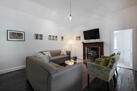 Jacobs Estate Cottage - Sunshine Coast Guide 1