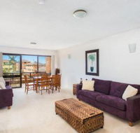 Rosemont 8 Designed with Guests in Mind - Sunshine Coast Guide