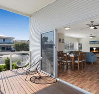 Moana Dreams - Sunshine Coast Guide