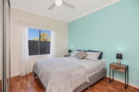 Moana Dreams - Sunshine Coast Guide 2