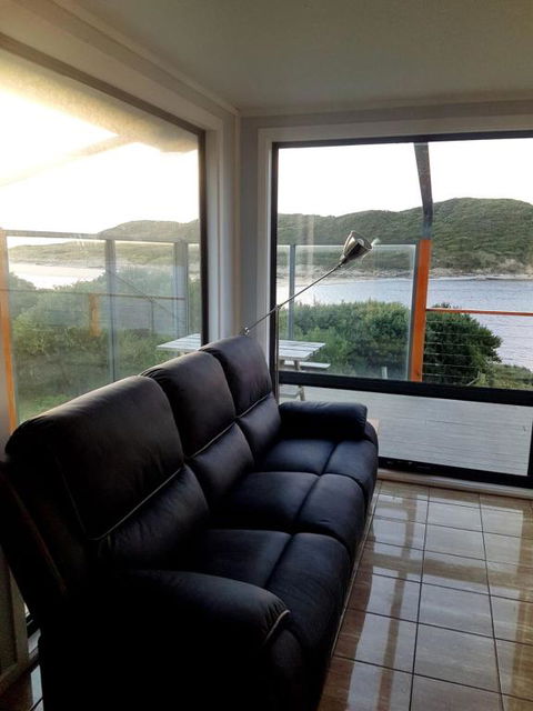 Ocean View Cottage - Sunshine Coast Guide 1