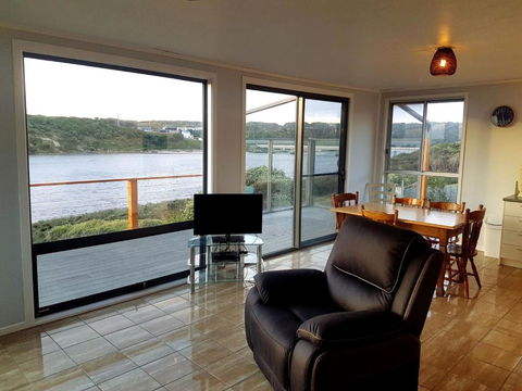 Ocean View Cottage - Sunshine Coast Guide 6