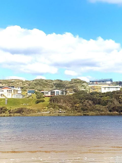 Ocean View Cottage - Sunshine Coast Guide 3