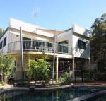 20 Orania Court Spacious home with swimming pool - Sunshine Coast Guide