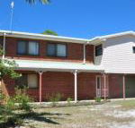 31 Bombala Crescent Two storey home with covered outdoor deck fully fenced backyard. Pet friendly - Sunshine Coast Guide