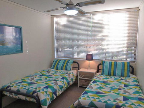 13 Harbourside 3 7 Soldiers Point Road Fantastic Waterfront Unit - Sunshine Coast Guide 1