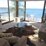 13 Harbourside 3 7 Soldiers Point Road Fantastic Waterfront Unit - Sunshine Coast Guide 0