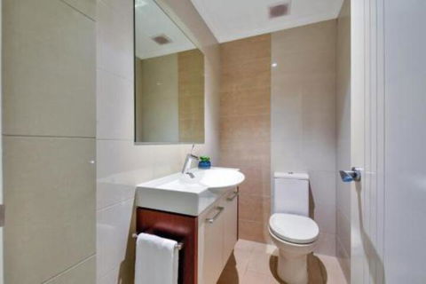 Oceana Darwin Central Oceanfront 3 Bedroom 2 Lounge Room Pool Gym Tennis Court Sleeps 9 - Sunshine Coast Guide 5